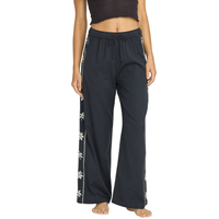 Days End Black Sands Bild 1