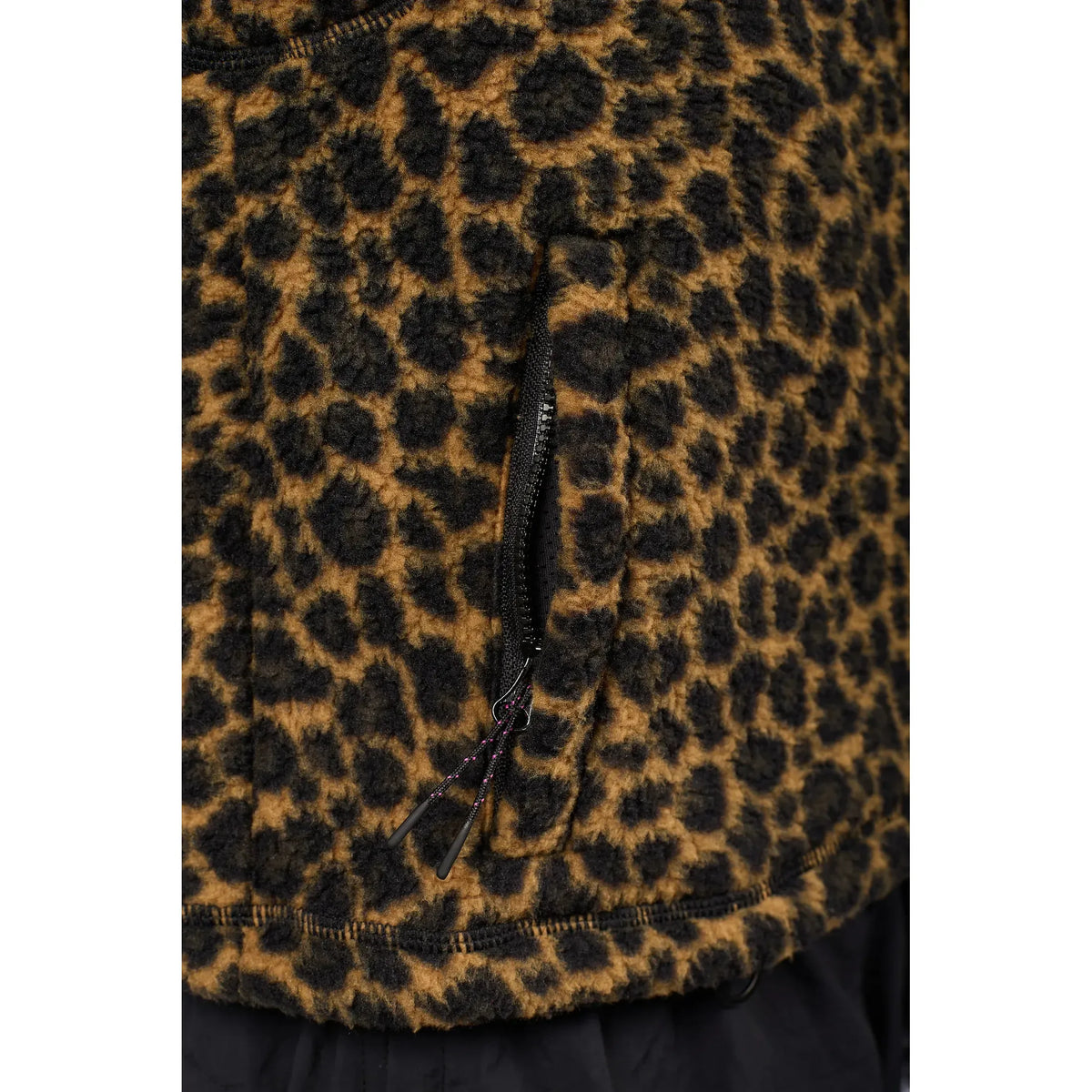 Boxy Sherpa Vest Leopard Bild 4