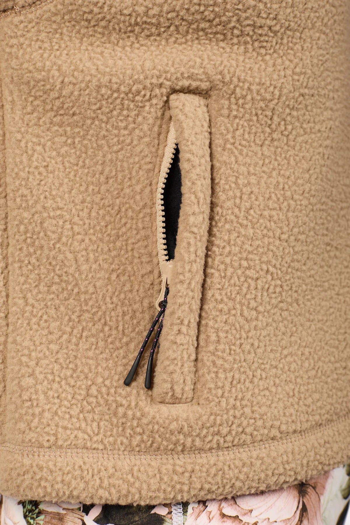 Boxy Sherpa Vest Sand Bild 4