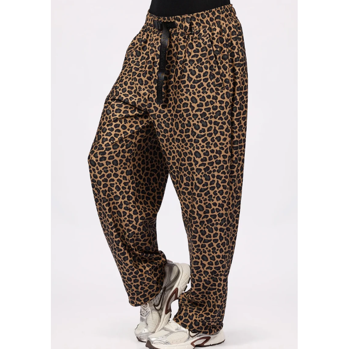 Versa Travel Pants Leopard Bild 2