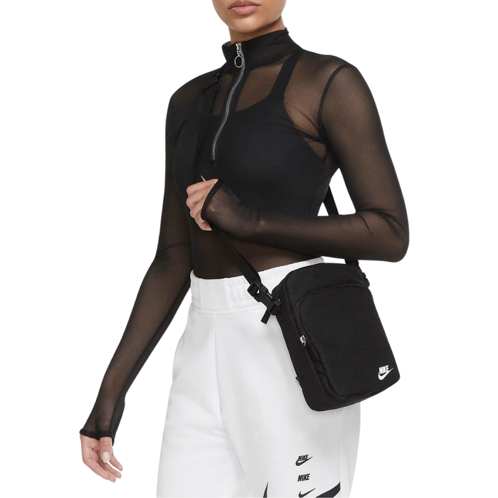 Nike Heritage Black/Black/White Bild 2