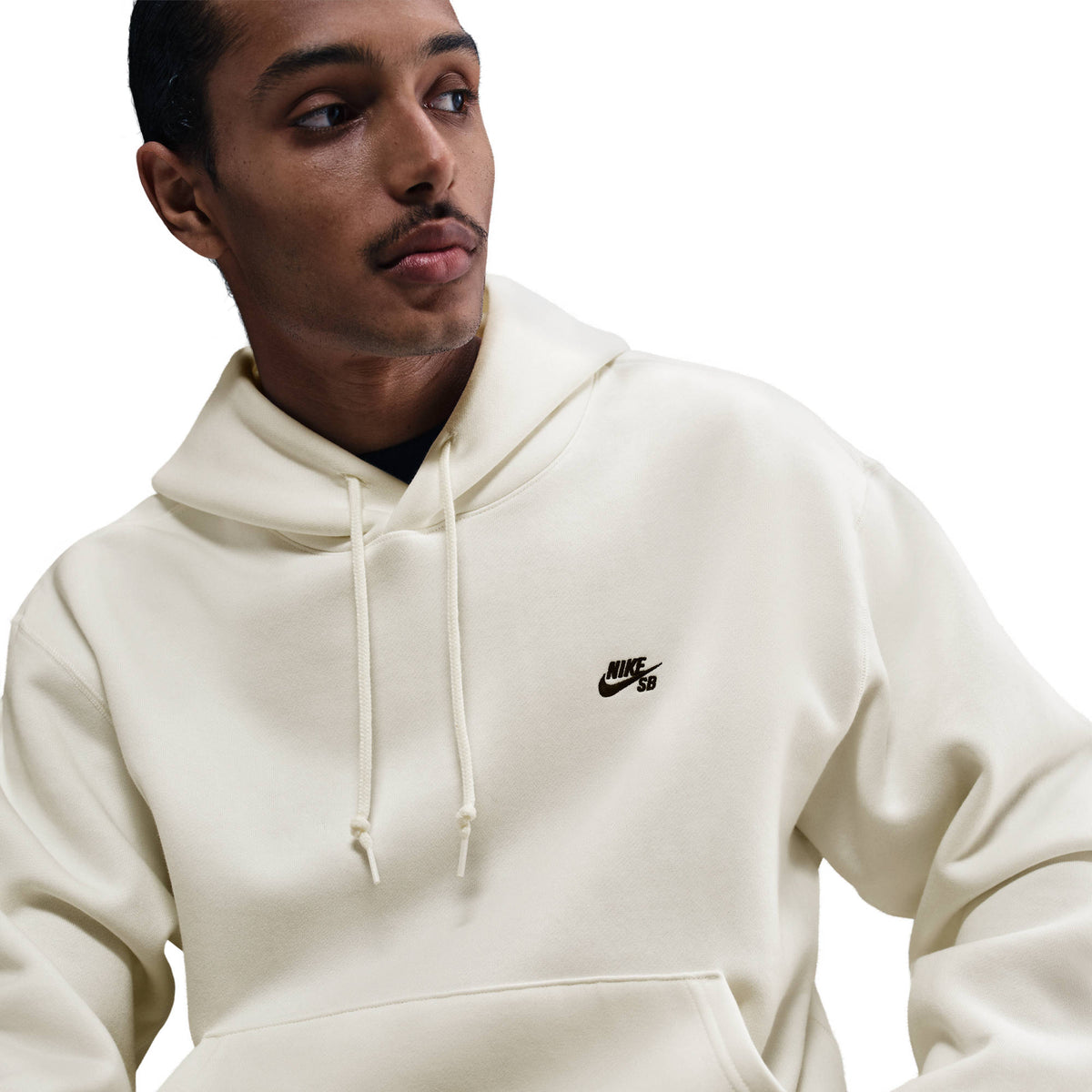 U Nk Sb Flc Po Hd Essntl Logo Black/White Bild 4