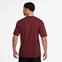 U Nk Sb Tee M90 Stripe Sp25 Dark Team Red/White Bild 3