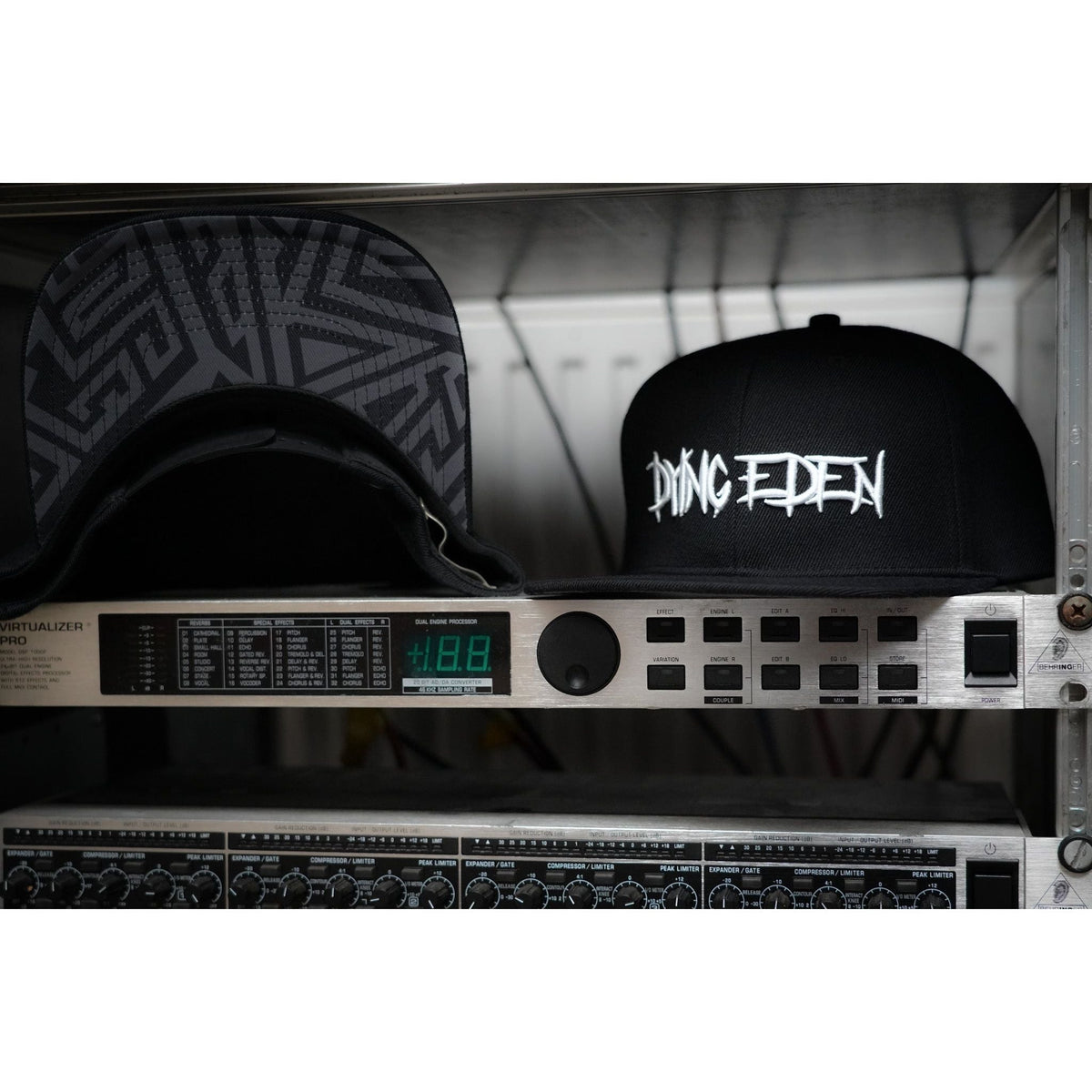 Phieres X DyingEden Omen Black Bild 5