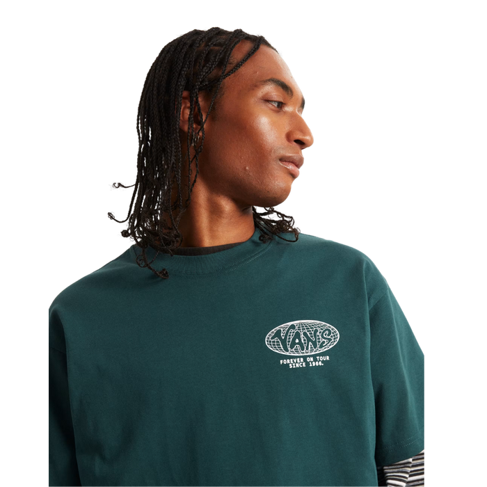 World Tour Loose SS Tee Mystic Moss Bild 1