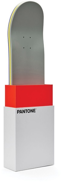 Pantone COY Box - Globe - COY21-22 - Skatedeck 